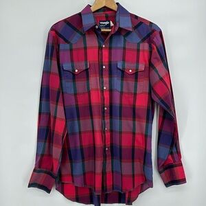 Vintage Wrangler Pearl  snaps Long  sleeve Button Down shirt